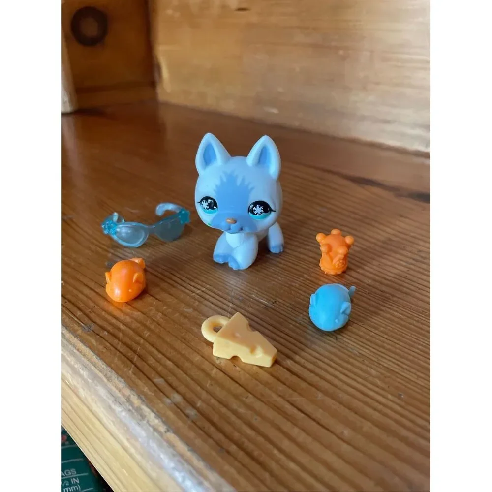 Littlest Pet Shop #689 Blue German Shepherd Puppy Dog